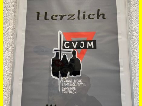 2024-_08-01_CVJM_Trupbach_Lichtinstallation_Gemeinderaum_001.JPG