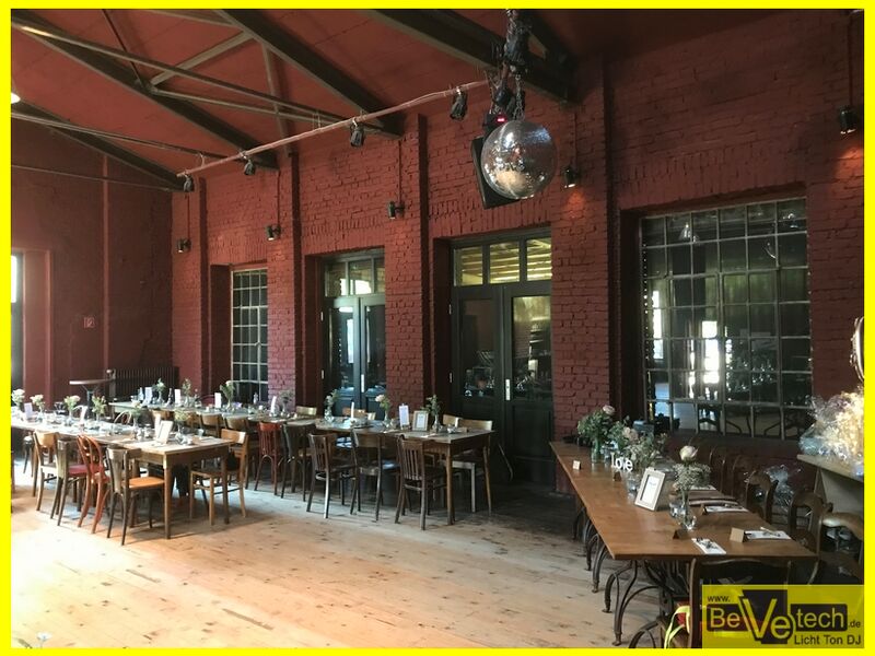 2018-06-30_Hochzeit_im_Cafe_Basico_im_Lokschuppen_in_Keuztal_12.JPG