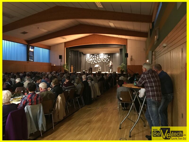 2017-04-29_Weisstaler_Frauenchor_Melodia_in_der_Adolf_Saenger_Halle_in_Niederdielfen_06.JPG