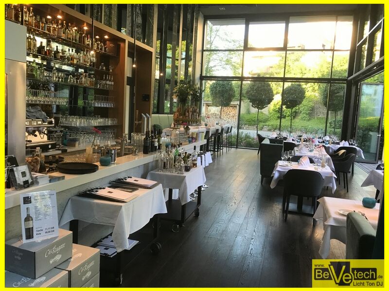 2017-07-29_Hochzeit_Humboldt_Villa_in_Luedenscheid_01.JPG