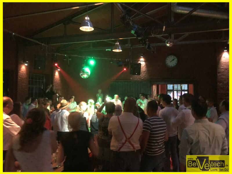 2018-06-30_Hochzeit_im_Cafe_Basico_im_Lokschuppen_in_Keuztal_06.JPG