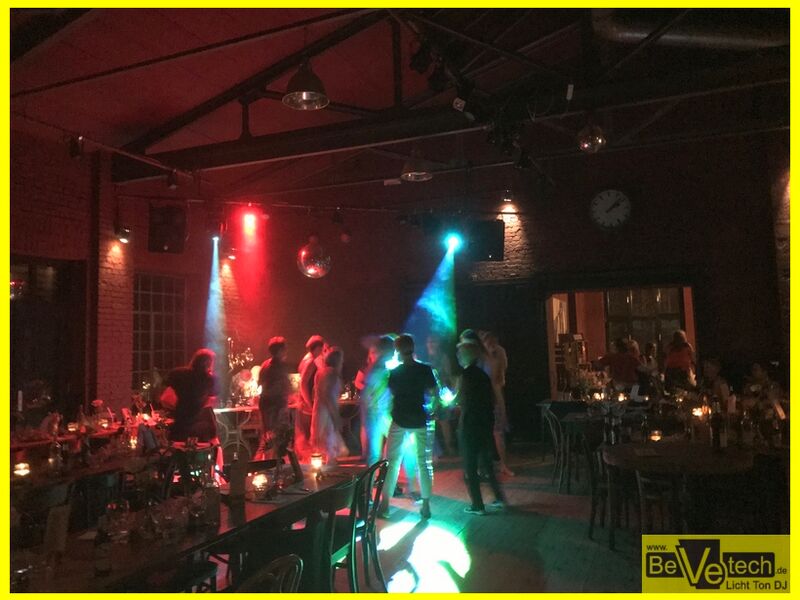 2018-06-30_Hochzeit_im_Cafe_Basico_im_Lokschuppen_in_Keuztal_07.JPG