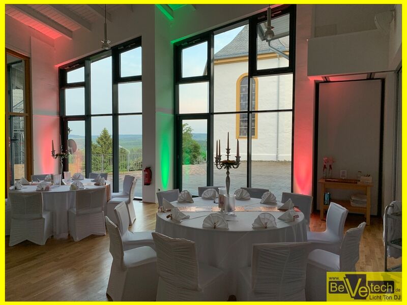 2019-05-25_Hochzeit_Ev._Gemeindezentrum_Wilnsdorf-Rödgen_09.JPG