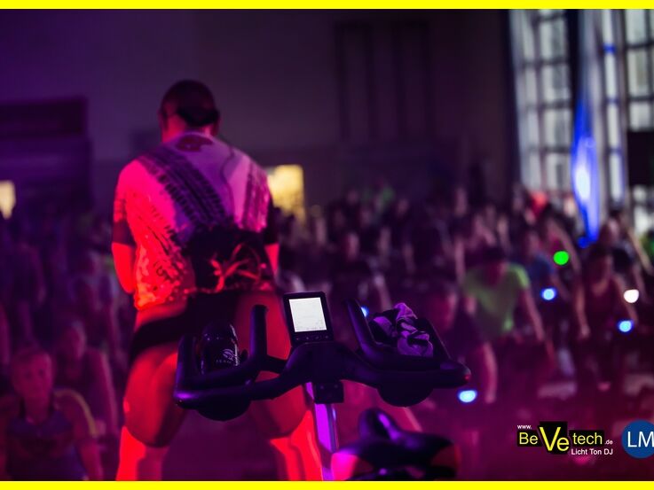 Indoorcycling_Spendenmarathon_am 19._und_20.02.2016_in_der_Mehrzweckhalle-in_Salchendorf_14.jpg