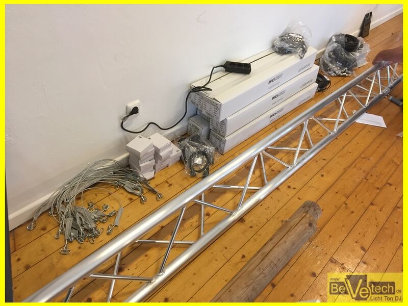 2016-11-17 Lichtmontage mit unserer Partnerfirma 02 benoetiges Material fuer die Montage.JPG