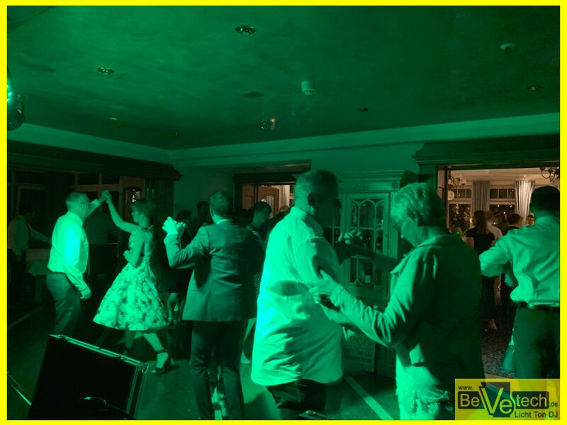 2022-05-21_Hochzeit_Landhaus Wacker_Wenden_008.JPEG