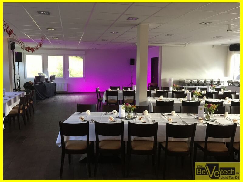 Hochzeit_am_01.08.15_im_Sportheim-Fortuna_in_Freudenberg-Bueschergrund03.JPG