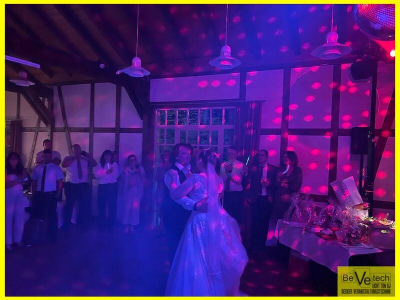 2023-08-05 Hochzeit_Alter Bahnhof_Deuz_Netphen_006.JPEG