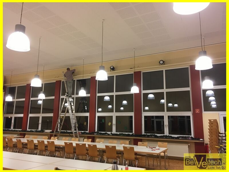 2016-11-17 Lichtmontage mit unserer Partnerfirma 11.JPG