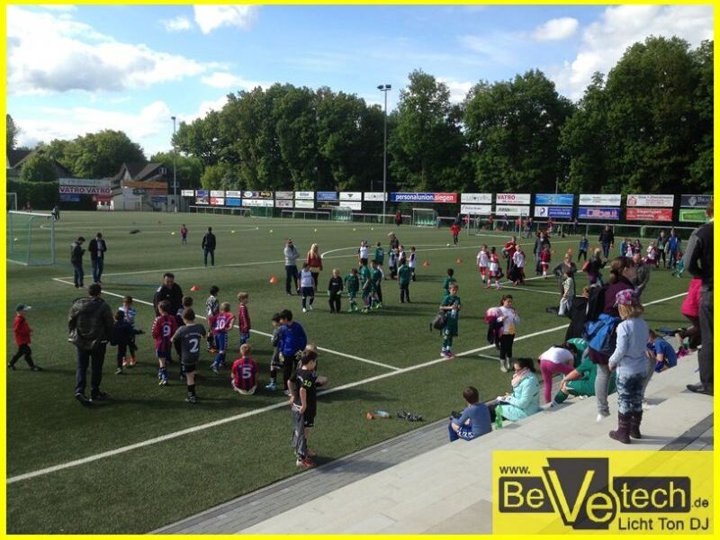 Jugendtunier_am_Gruen_Weiss_Siegen_Sportplatz_am_30.05.2013_009.JPG