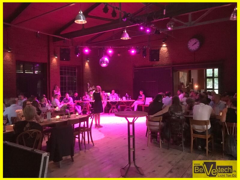 2018-06-30_Hochzeit_im_Cafe_Basico_im_Lokschuppen_in_Keuztal_05.JPG
