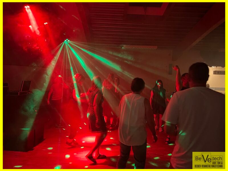 2023-06-10_Silberhochzeit_Festhalle_Setzen_Siegen_008.jpg