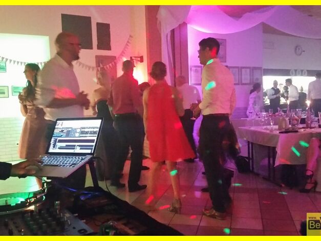 2017-06-17_Hochzeit_Saengerheim_Oberheuslingen_Freudenberg_012.jpg