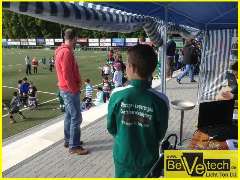 Jugendtunier_am_Gruen_Weiss_Siegen_Sportplatz_am_30.05.2013_007.JPG