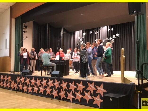 2017-04-29_Weisstaler_Frauenchor_Melodia_in_der_Adolf_Saenger_Halle_in_Niederdielfen_01.JPG