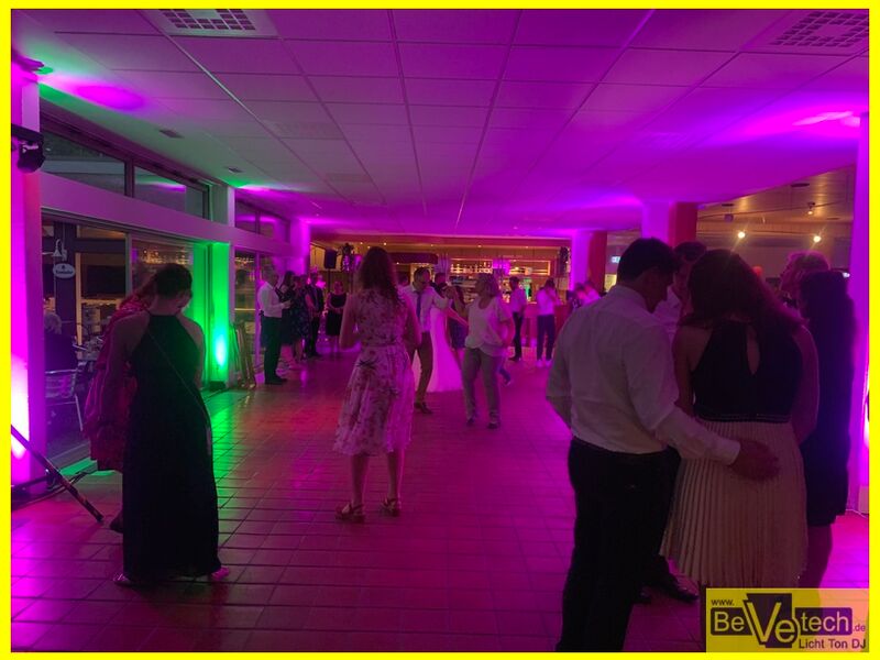 2022-05-14_Hochzeit_Restaurant der Siegerlandhalle_Siegen_005.JPEG