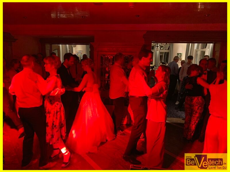 2022-05-21_Hochzeit_Landhaus Wacker_Wenden_007.JPEG