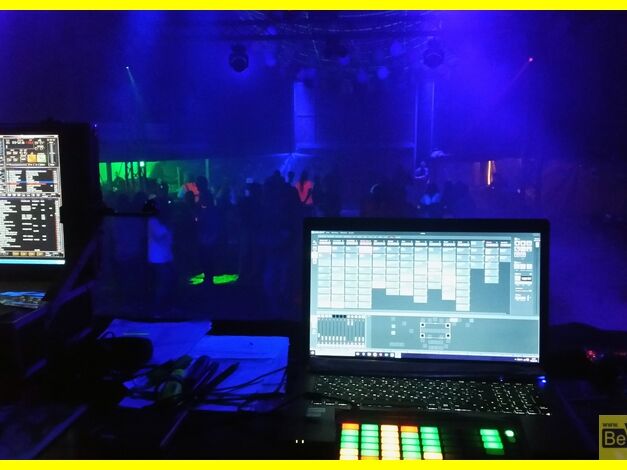 10.09.2016_90er_Party_in_Dresden 07.jpg