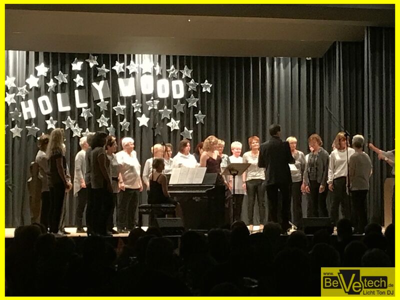 2017-04-29_Weisstaler_Frauenchor_Melodia_in_der_Adolf_Saenger_Halle_in_Niederdielfen_17.JPG