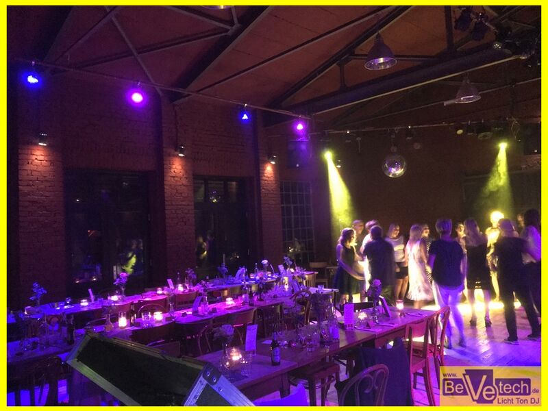 2018-06-30_Hochzeit_im_Cafe_Basico_im_Lokschuppen_in_Keuztal_09.JPG