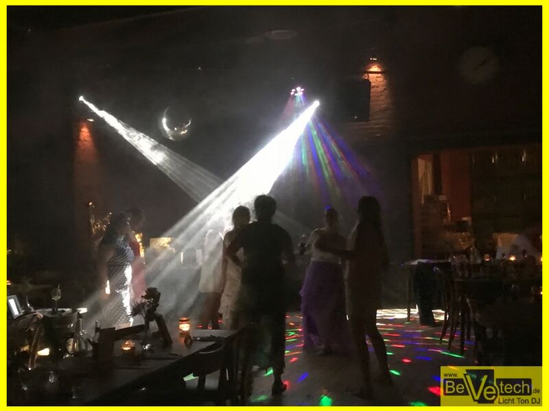 2018-06-30_Hochzeit_im_Cafe_Basico_im_Lokschuppen_in_Keuztal_13.JPG