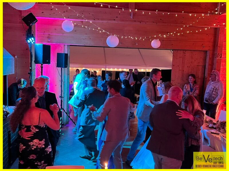 2023-07-01_Hochzeit_Grillhütte_Holzhausen_Burbach_008.jpg