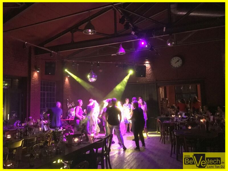 2018-06-30_Hochzeit_im_Cafe_Basico_im_Lokschuppen_in_Keuztal_08.JPG