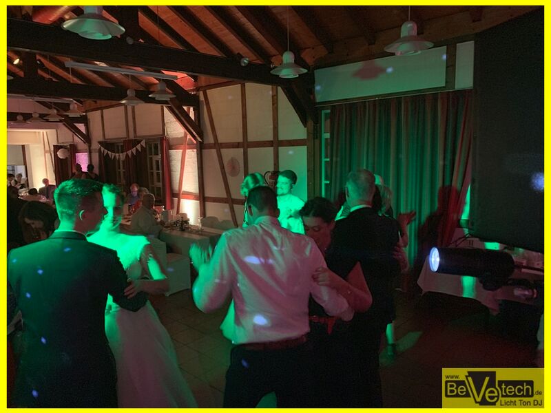 2019-05-11_Hochzeit_Alter_Bahnhof_Netphen-Deuz_10.JPG