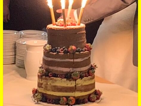2019_06_08_Hochzeitstorte_im_Fuchsloch_auf_Gut_Voswinckel_mit_Tortenfeuerwerk.jpg