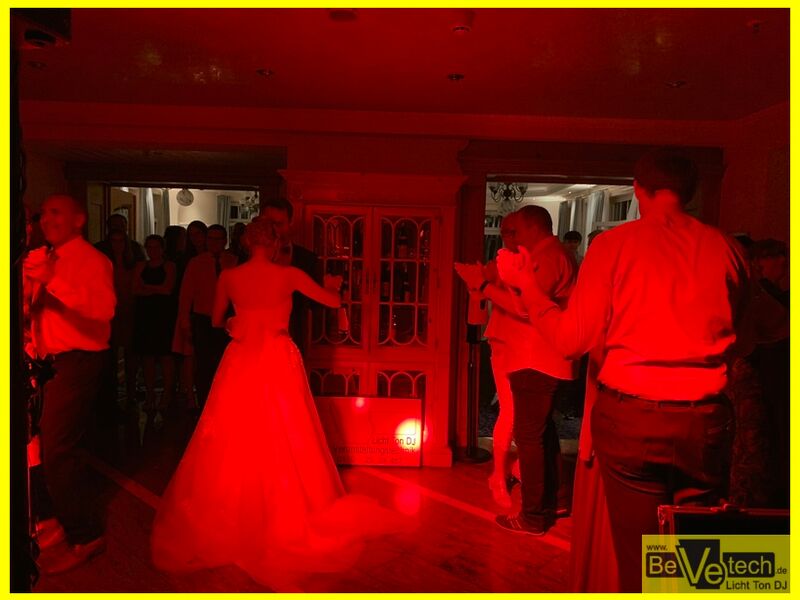 2022-05-21_Hochzeit_Landhaus Wacker_Wenden_006.JPEG