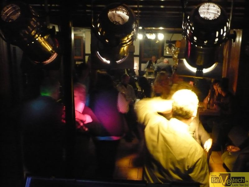 Weihnachtsfeier_vom_Reitstall___In_the_middle_of_the_Hees___in_der_Huette_vom_Heimatverein_in_Irlenhecken-Ferndorf_01.jpg