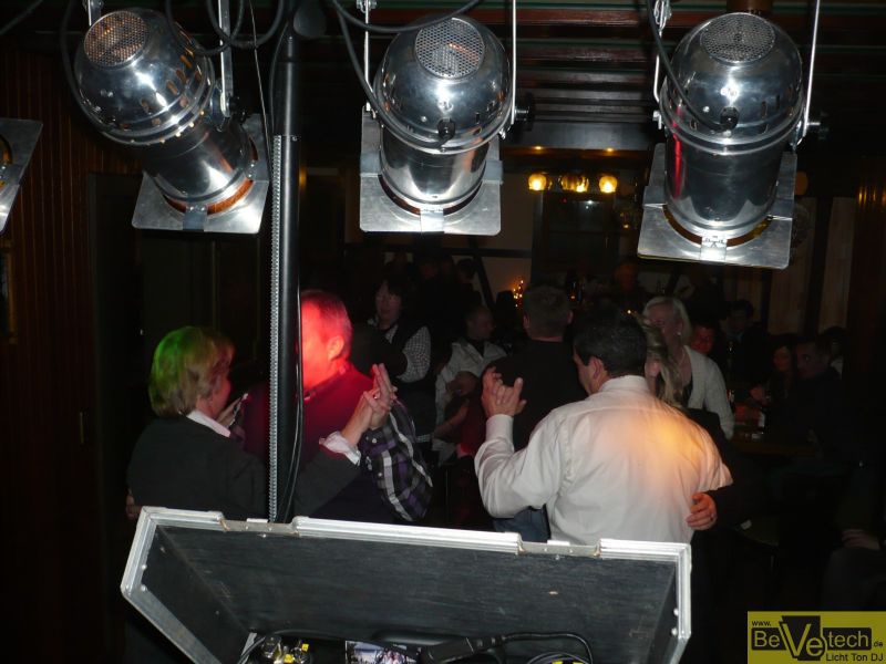 Weihnachtsfeier_vom_Reitstall___In_the_middle_of_the_Hees___in_der_Huette_vom_Heimatverein_in_Irlenhecken-Ferndorf_05.jpg